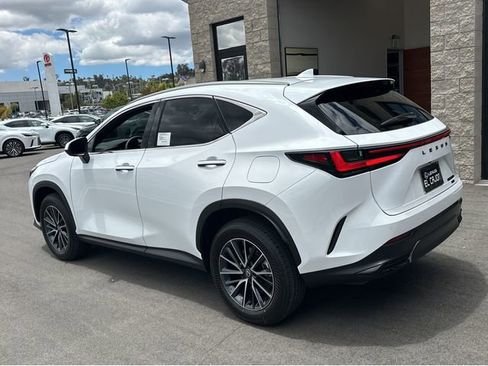 New 2026 Lexus NX 350h AWD w/ Premium Package image 4