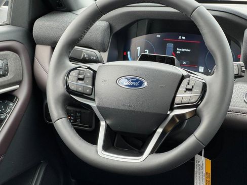 New 2026 Ford Explorer Platinum w/ LUX Leather Package image 9