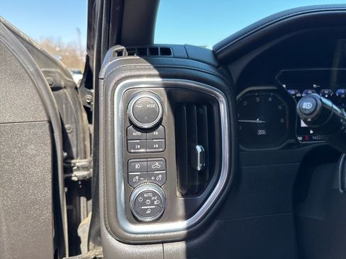 Used 2022 GMC Sierra 1500 Denali w/ Denali Premium Package image 17