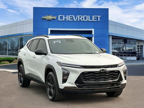 Certified 2025 Chevrolet Trax ACTIV w/ Driver Confidence Package FWD image 6