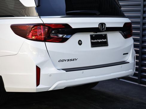 Used 2025 Honda Odyssey Touring image 8