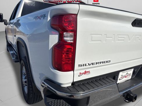 Used 2024 Chevrolet Silverado 2500 LT image 39