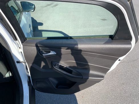 Used 2017 Ford Focus SE image 26