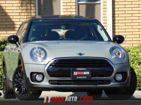Used 2017 MINI Cooper Clubman FWD image 3