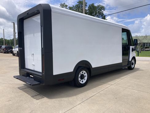 Used 2024 Chevrolet Brightdrop 600 w/ Battery Pack, Max Range AWD/4WD image 6