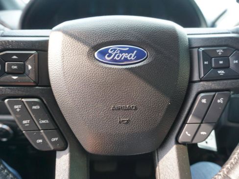 Used 2019 Ford F150 XLT w/ Equipment Group 302A Luxury AWD/4WD image 17