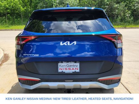 Used 2024 Kia Sportage EX FWD image 4