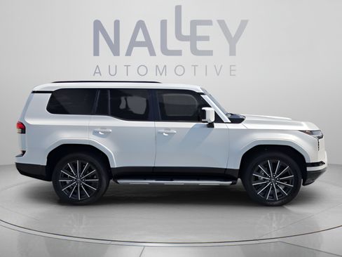 Used 2025 Lexus GX 550 w/ Cold Area Package AWD/4WD image 6