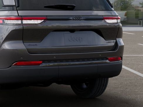 New 2025 Jeep Grand Cherokee Limited w/ Black Appearance Package image 13