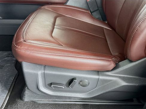 Used 2024 Ford Expedition Limited image 22