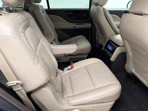 Used 2024 Lincoln Aviator Reserve w/ Equipment Group 201A AWD/4WD image 29