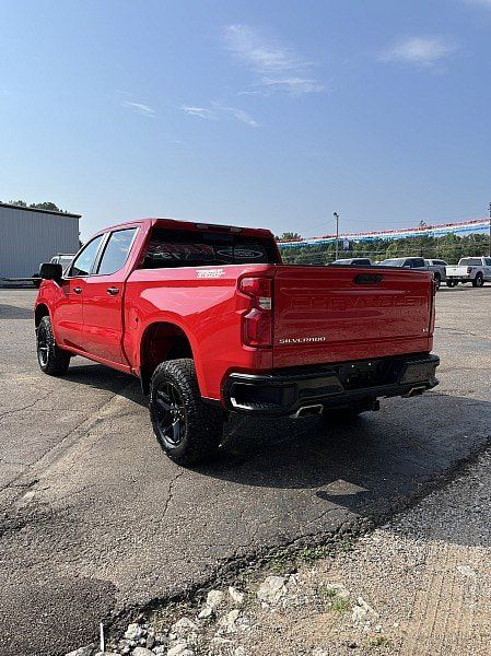 Used 2024 Chevrolet Silverado 1500 LT Trail Boss w/ Convenience Package II AWD/4WD image 5