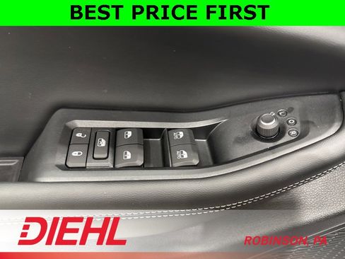 New 2025 Jeep Grand Cherokee Limited w/ Black Appearance Package image 23