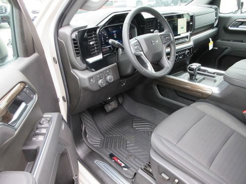 New 2026 Chevrolet Silverado 1500 RST w/ Convenience Package II AWD/4WD image 16