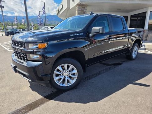 Used 2022 Chevrolet Silverado 1500 Custom image 2