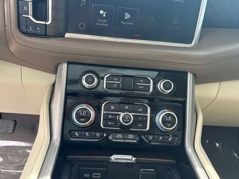 Used 2023 GMC Yukon XL Denali AWD/4WD image 21