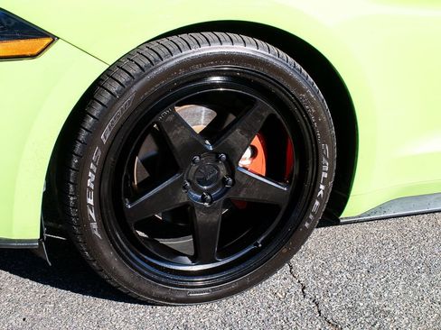 Used 2020 Ford Mustang Coupe image 5