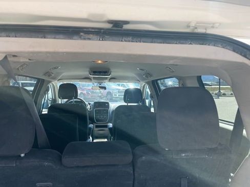 Used 2013 Dodge Grand Caravan SXT image 11