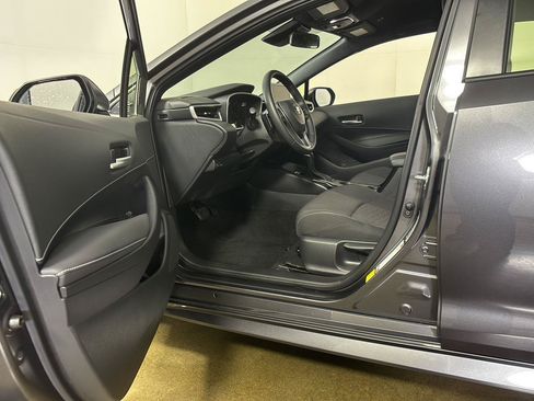 Used 2024 Toyota Corolla SE w/ SE Package FWD image 2
