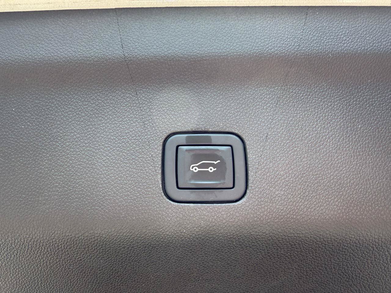 Used 2023 GMC Yukon XL Denali AWD/4WD image 20
