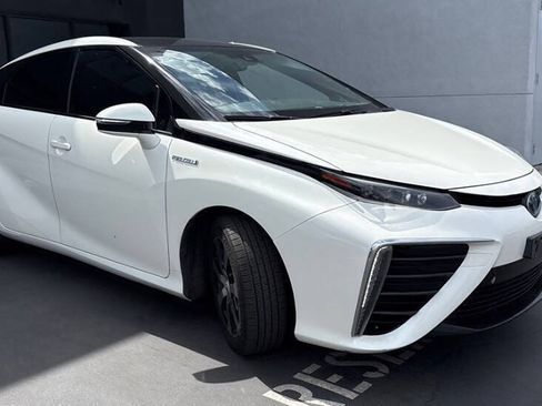 Used 2019 Toyota Mirai FWD image 3