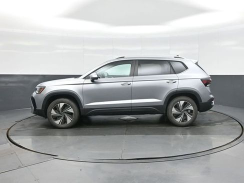 New 2026 Volkswagen Taos SE AWD/4WD image 4
