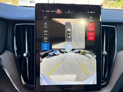 New 2026 Volvo XC60 B5 Plus w/ Climate Package image 23