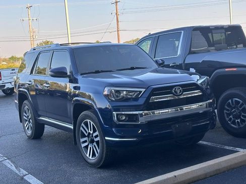 Used 2022 Toyota 4Runner Limited AWD/4WD image 3