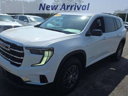 Used 2025 GMC Acadia Elevation FWD image 2