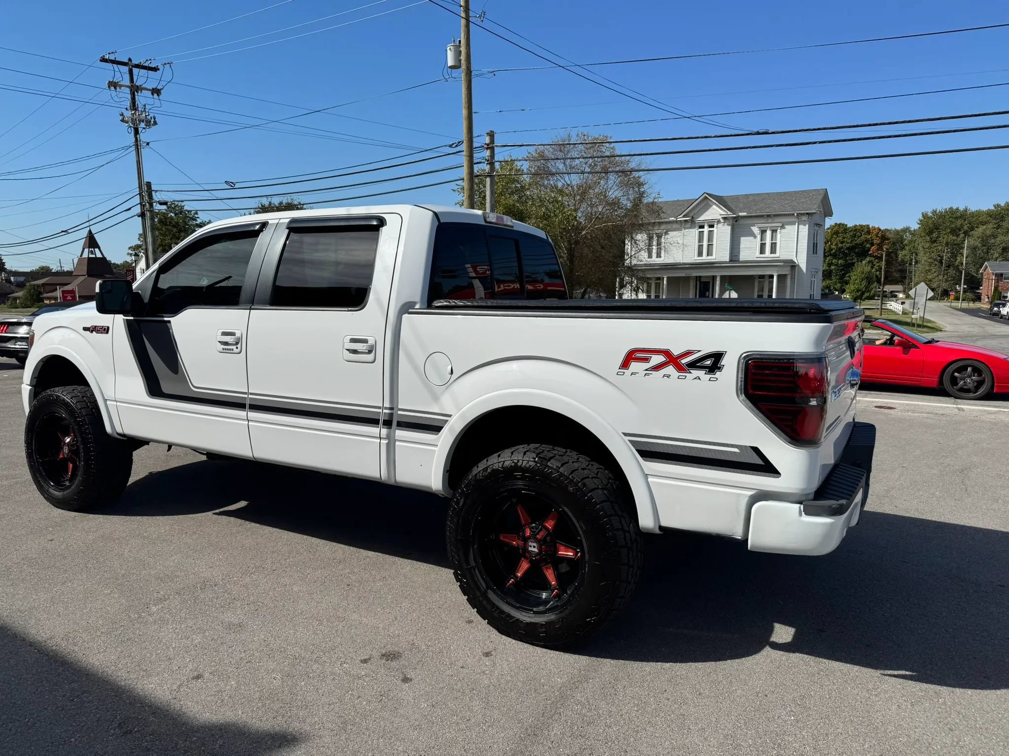 Used 2014 Ford F150 FX4 w/ Equipment Group 402A Luxury AWD/4WD image 9