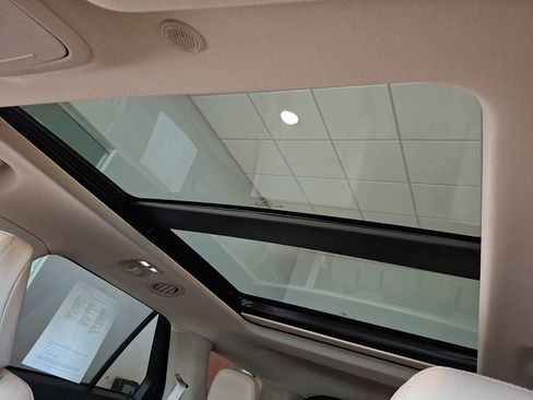 Certified 2022 Ford Explorer XLT w/ Equipment Group 202A image 15