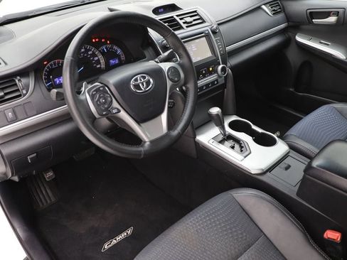 Used 2013 Toyota Camry SE image 14