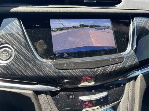 Used 2025 Cadillac XT6 Premium Luxury FWD image 9