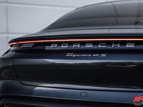 Used 2021 Porsche Taycan 4S w/ Premium Package image 34