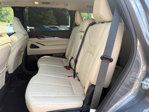 Used 2025 INFINITI QX60 Sensory AWD/4WD image 26