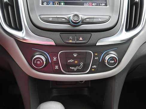Used 2022 Chevrolet Equinox LT FWD image 17