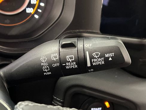 Used 2025 Jeep Wrangler Unlimited Sahara AWD/4WD image 45
