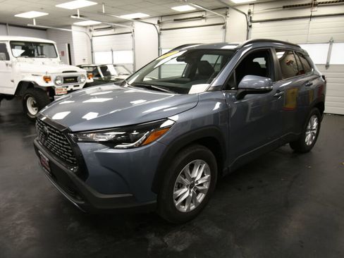 Certified 2024 Toyota Corolla Cross LE image 39