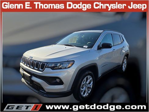 Certified 2024 Jeep Compass Latitude AWD/4WD image 3