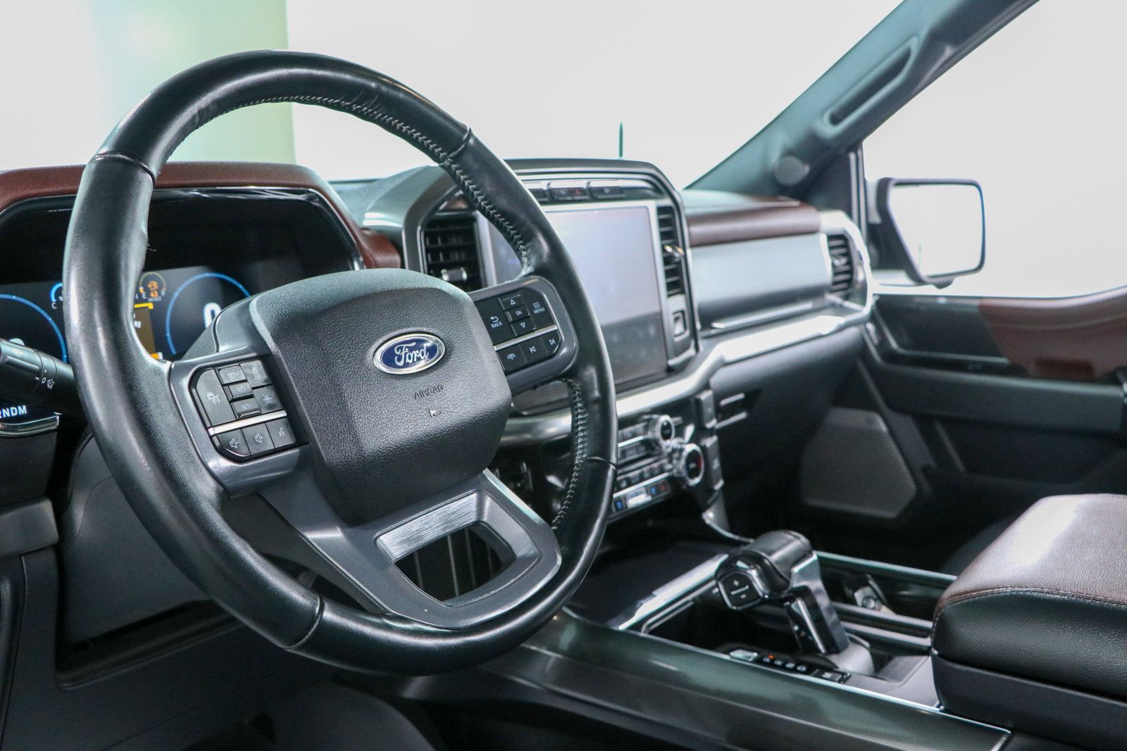 Used 2023 Ford F150 Lariat w/ Equipment Group 502A High AWD/4WD image 26