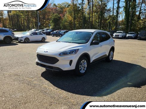 Used 2022 Ford Escape SE image 1