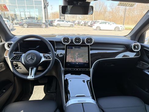 Used 2026 Mercedes-Benz GLC 300 4MATIC image 41