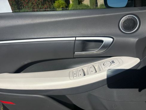 Used 2025 Hyundai Sonata SEL FWD image 18