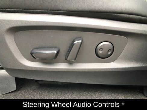 Certified 2025 Nissan Pathfinder SL image 15