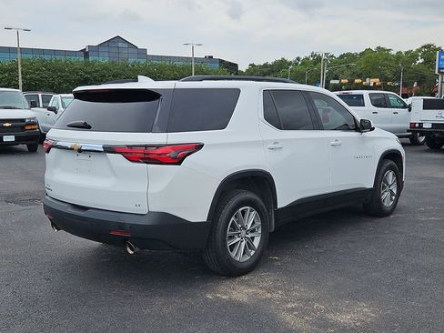Used 2022 Chevrolet Traverse LT FWD image 25
