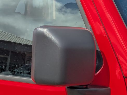 Used 2025 Jeep Wrangler Sport AWD/4WD image 12