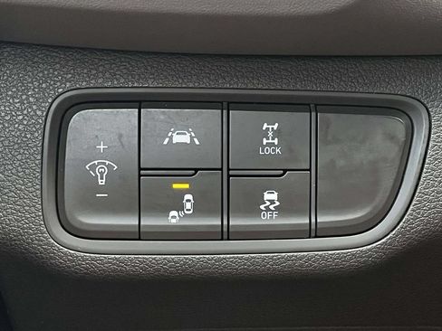 Used 2019 Hyundai Santa Fe SE AWD/4WD image 9