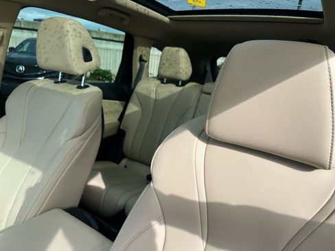 Used 2025 Acura MDX FWD image 34