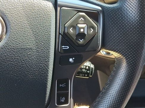 Used 2019 Toyota Tacoma SR AWD/4WD image 23