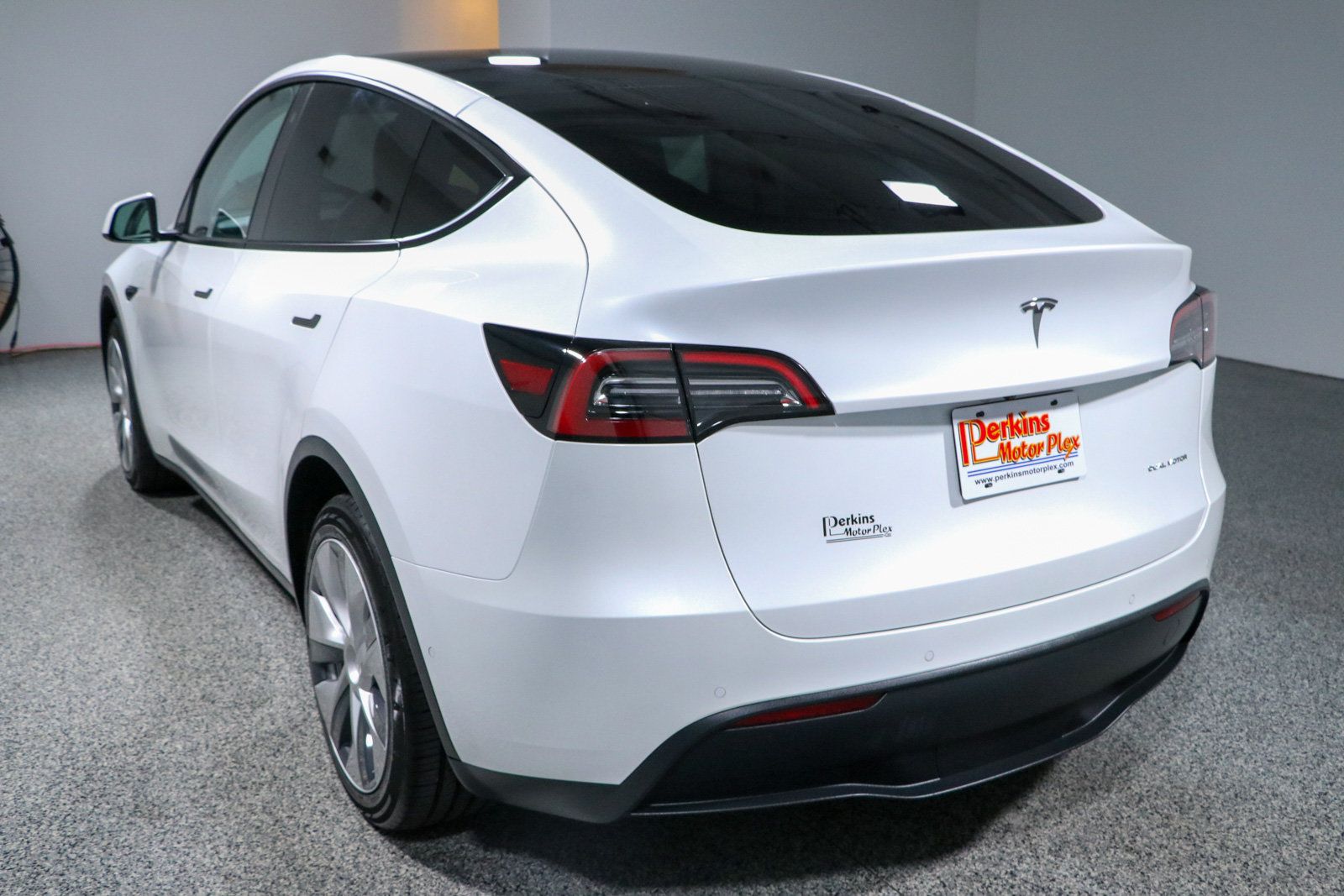 Used 2022 Tesla Model Y Long Range AWD/4WD image 9